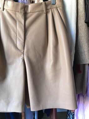 Wilfred Limerick Bermuda Shorts